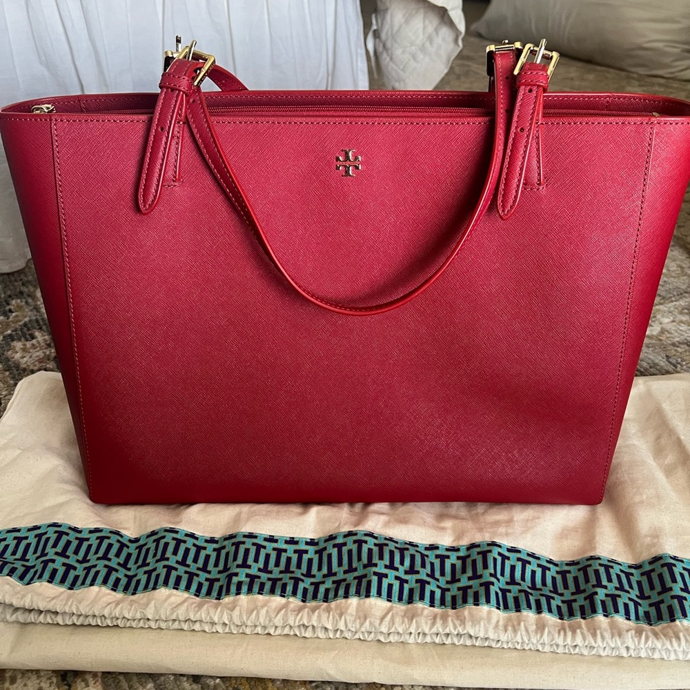 Tory Burch York Buckle Tote Style 22149613 Kir Royale Red Color